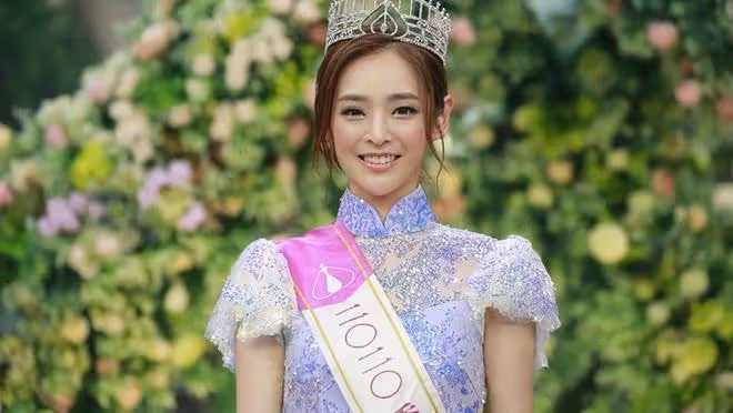 女星被曝同時劈腿7人,還「男女通吃」,清純形象毀於一旦
