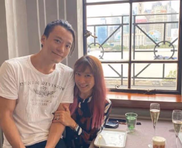 40歲男星二度離婚!斷10年無子婚姻稱懷念過去,妻子發黑白照回應