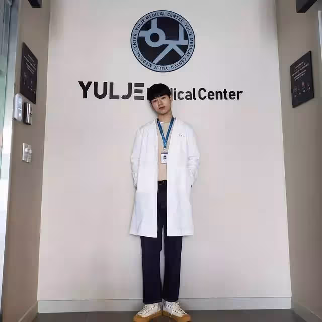 呆萌小鮮肉！5點認識《我們的藍調時光》裴賢聖，被譽為3秒朴寶劍