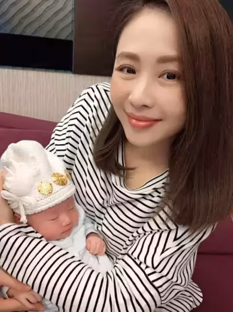 寶貝長大了!吳淑敏「曬萌娃暴風成長」甜笑:大咖藝人搶著抱! 曝兒子「小表情太多」網驚呼:絕對是帥哥!