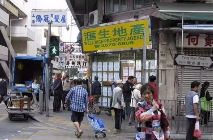 蔡少芬全家蝸居80平米小房,熊黛林家玩具沒地方放,阿嬌家像出租房,網友:明星買不起房子?