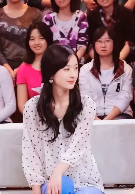 趙麗穎22歲舊照首曝光!穿「廉價衣服」錄節目,打扮樸素氣質清純:與現在反差大