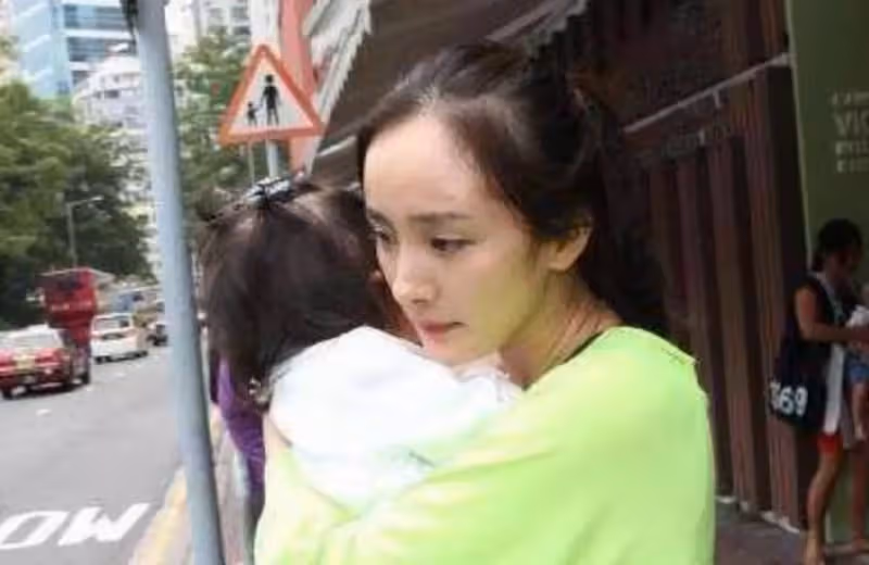 低調藏6年!劉愷威女兒「正面長相」曝光 網友感嘆:基因強大