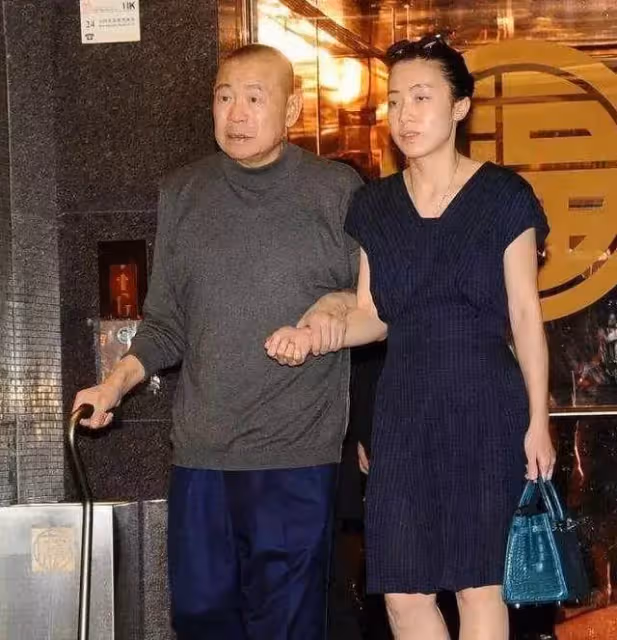 嫁入豪門13年,51歲最美港姐上位史:擠走賭王女兒,姐姐也嫁富豪