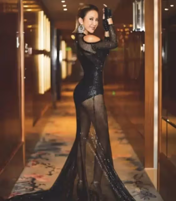 素顏變個人!李玟沒化妝「眼睛小一倍」網看傻,熱舞一轉身「46歲不可思議曲線」逆轉負評:太迷人