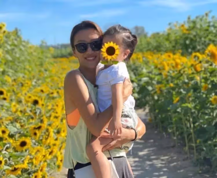謝婷婷3歲女兒照片公開：長得像舅舅謝霆鋒，是個可愛的混血寶寶