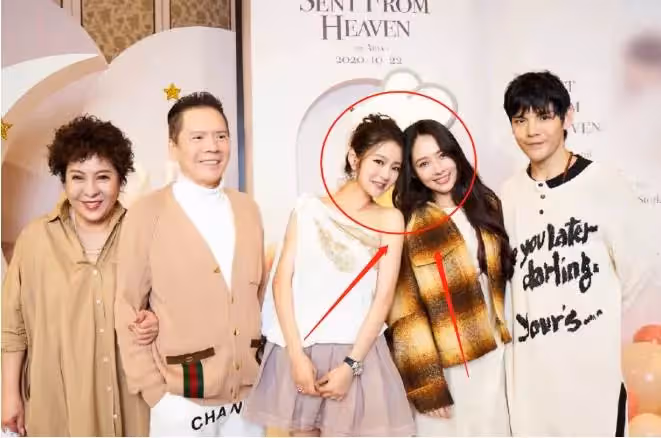同樣是嫁豪門產女,安以軒女兒眼睛又大圓,郭碧婷女兒臉大有福,網友:誰才是真名媛?