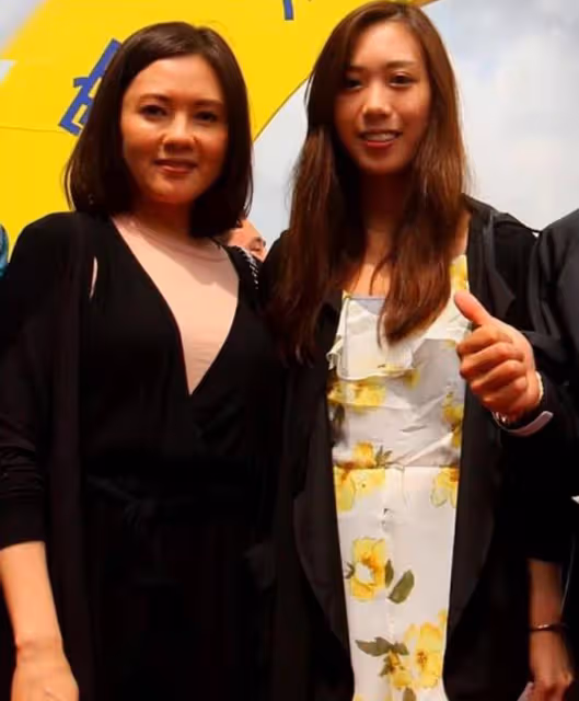 56歲李麗珍曬針灸瘦臉照,自嘲是肥珍!失戀後患抑鬱症一度暴肥