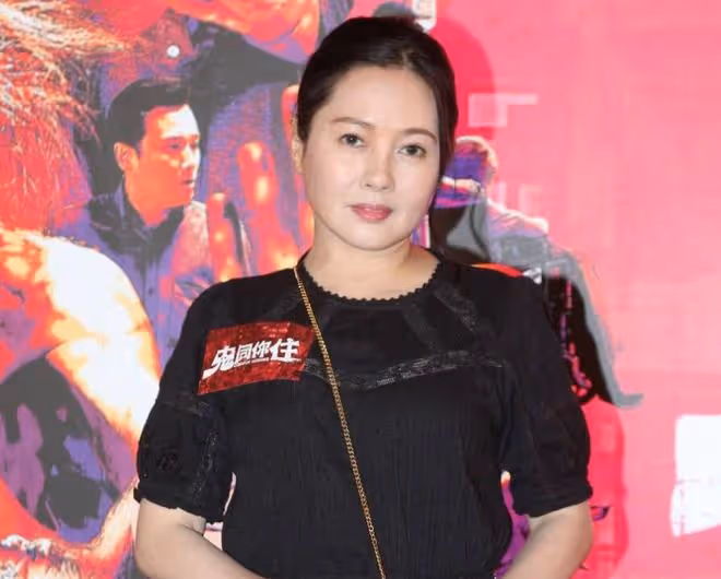 56歲李麗珍曬針灸瘦臉照,自嘲是肥珍!失戀後患抑鬱症一度暴肥