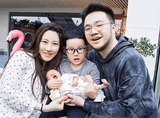 宋丹丹兒媳二胎出月子!帶巴圖體驗分娩痛苦,男方哭嚎全程牽緊手