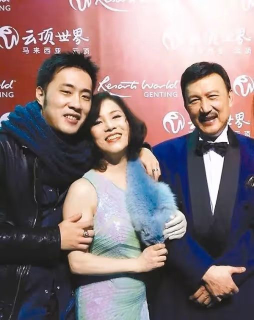 靠公公挽救婚姻!李亞萍笑憶「和余天數度鬧離婚」 暖憶公公「親自到娘家接她」:總把最好的留給我