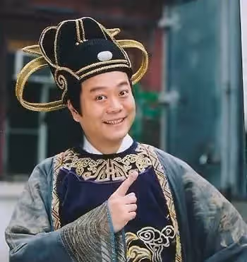 他演10年配角終成視帝!婚後才知「老婆是賭王孫女」 堅持25年「不生孩子」仍恩愛有加