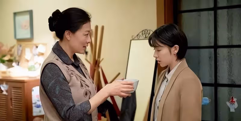 過生日給婆婆1千給娘家媽6千,婆婆告狀,兒子:你每月貼我妹2千