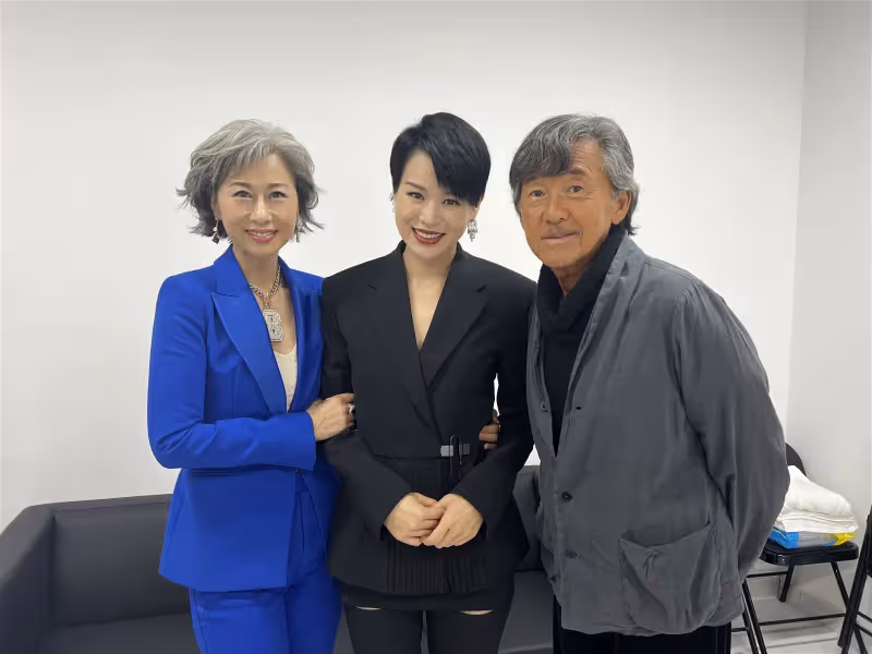 巧遇葉蒨文興奮合照　胡杏兒意外得知23年前參選港姐內幕