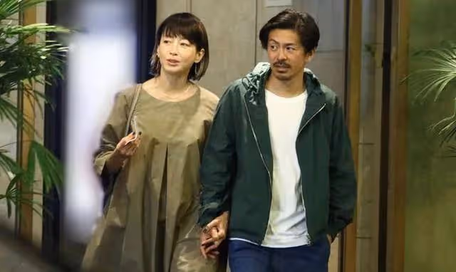 被迫拍大尺度寫真,為情自殺、悔婚,一代尤物被「毒母」操縱半生