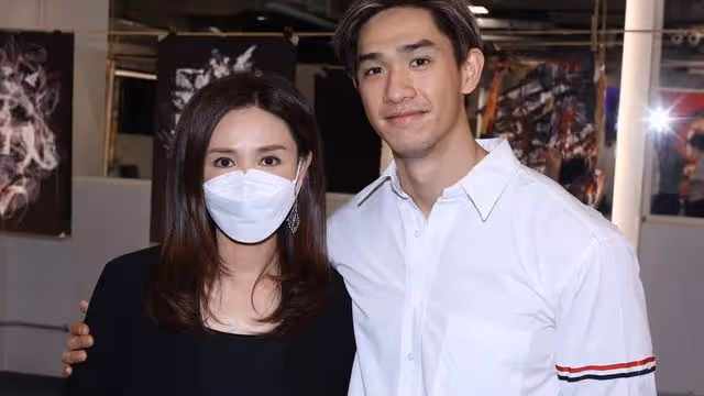 前港姐亞軍次子舉辦畫展,拒絕加入娛樂圈:不想用隱私換曝光率