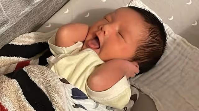 恭喜！香港知名老戲骨女兒宣布平安誕男嬰，產後恢復迅速面色紅潤