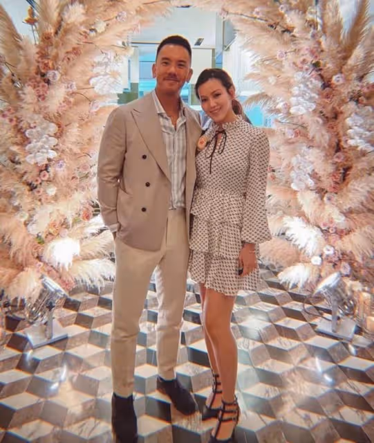 恭喜！香港知名老戲骨女兒宣布平安誕男嬰，產後恢復迅速面色紅潤