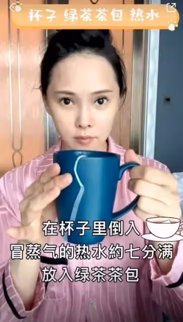 伊能靜罕曬懟臉素顏照,皮膚細膩無皺紋,53歲依舊被贊少女感滿分