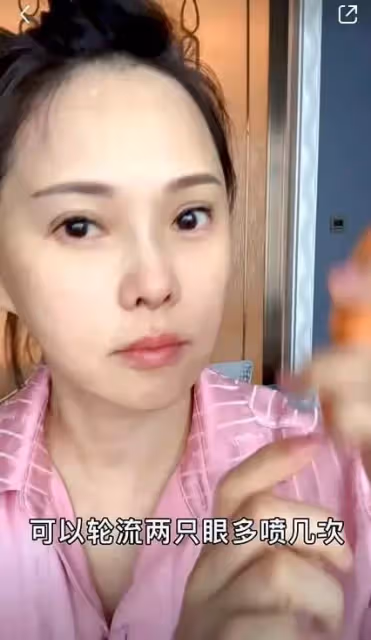 伊能靜罕曬懟臉素顏照,皮膚細膩無皺紋,53歲依舊被贊少女感滿分