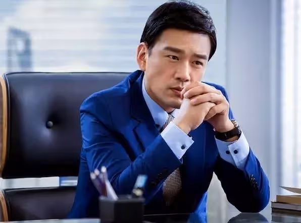 王耀慶赴陸10年「片酬破2憶」堅持盡本分 「20年從無緋聞」對青梅竹馬妻子專情如一