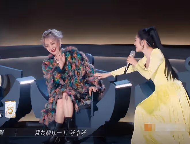 《乘風破浪》謝娜英語水平堪憂,現場求助寧靜,慘遭網友吐槽