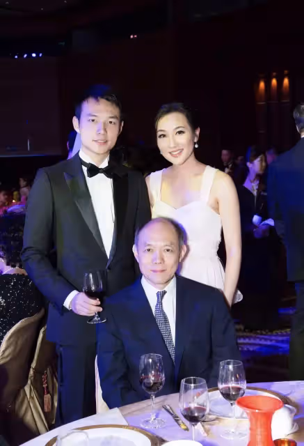 霍英東最爭氣孫女!拿牛津雙學位「靠自己身價上億」成豪門清流 遺傳影星媽「美貌基因」顏值才華並存