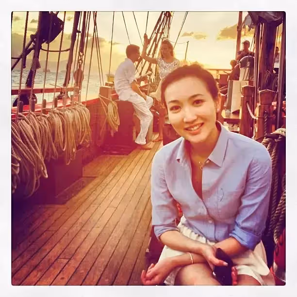 霍英東最爭氣孫女!拿牛津雙學位「靠自己身價上億」成豪門清流 遺傳影星媽「美貌基因」顏值才華並存