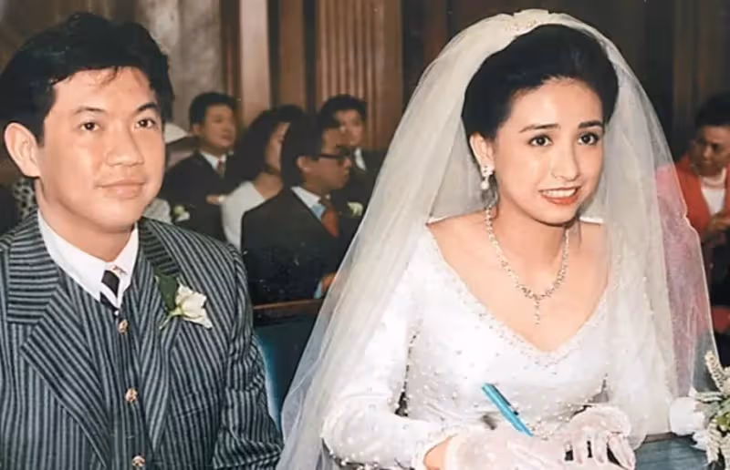 娛樂圈「最獨特星二代」！父是百億富豪「母是不老港姐」54歲年齡20歲容顏　他仍嚴於律己超優秀