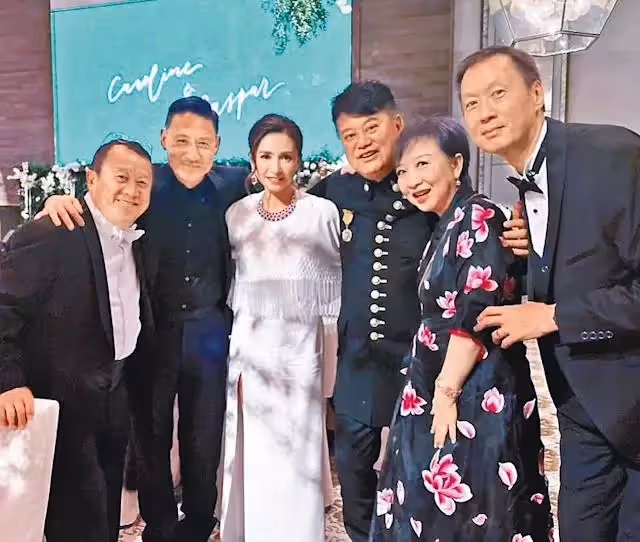 娛樂圈「最獨特星二代」!父是百億富豪「母是不老港姐」54歲年齡20歲容顏 他仍嚴於律己超優秀