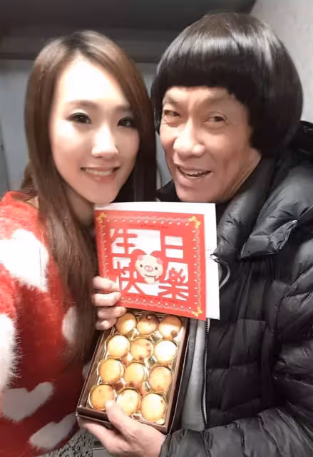 豬大哥離開5年!謝金燕堅持「每年親抄佛經」迴向 長子曝「爸爸最後願望」允諾和妹妹努力實踐