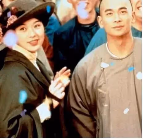 曾比肩林青霞王祖賢!她帶球嫁豪門「被閨蜜插足」又遭家暴 勇報案離婚「今轉行廚師」活出精彩人生