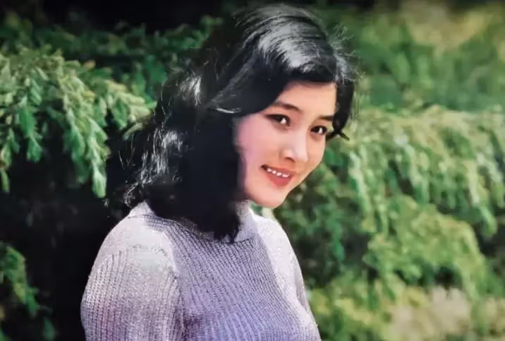 曾比肩林青霞王祖賢!她帶球嫁豪門「被閨蜜插足」又遭家暴 勇報案離婚「今轉行廚師」活出精彩人生