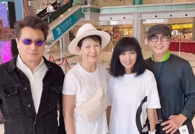 石修和好友米雪劉松仁開心相聚！3人難得同框合影精神狀態好！