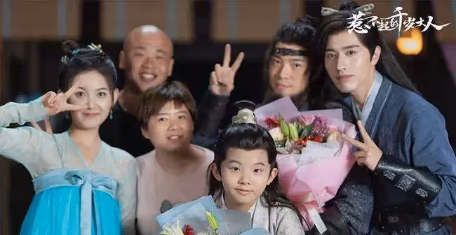 有種「長大」叫做《三生三世》小阿離！11歲眼睛烏黑「模樣十分帥氣」，遺傳到媽媽優良基因：真是「星味十足」