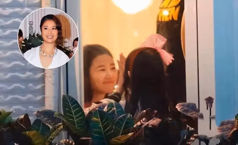 46歲林心如扮嫩罕見翻車！戴5歲女兒發卡太別扭，素顏下美顏過度，網友：甜美少女玩砸了