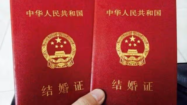 「兒媳,我兒在老家蓋房給我養老咋了?」「媽,搬過來一起住吧」