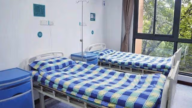 「兒媳,我不會帶孩子,你們請保姆」「媽,那以後不給生活費了」