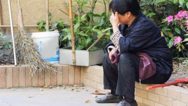 「兒媳，買房沒錢，我要留錢養老」「媽，姑姐買房你給了20萬」
