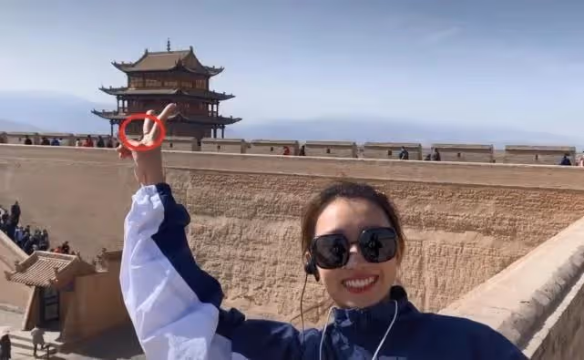 張丹峰洪欣被曝離婚,畢瀅新號曝光分享吃喝旅遊 ,疑有新戀情