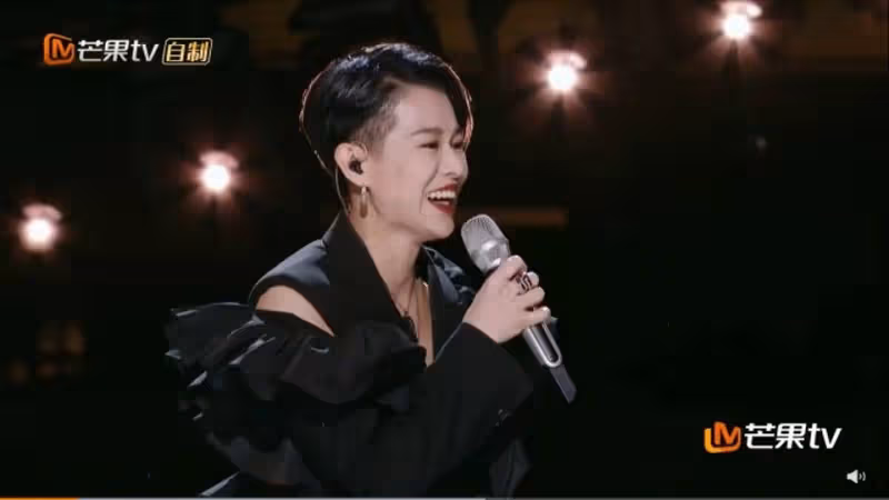 胡杏兒真聲唱《歲月如歌》獲張智霖打氣　那英：你不用跟我比