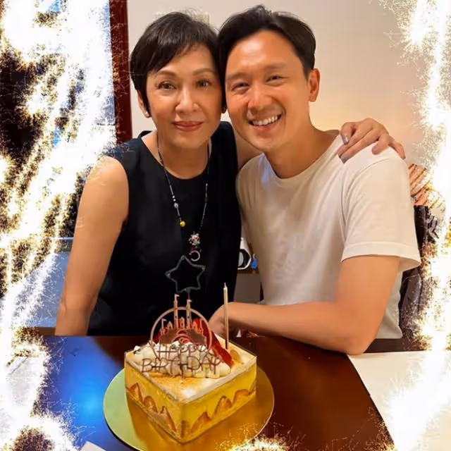 周潤發前妻為乾兒子慶生,臉貼臉顯親密,在背後扶持對方事業多年