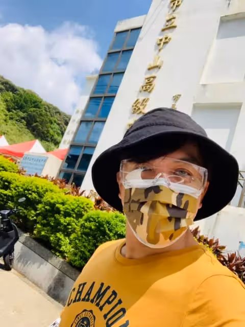 被封小氣歌手!許志豪對自己超摳「出門只帶15元搭公車」愛撿回收 晉身百萬俱樂部「賺來的全給家人花」