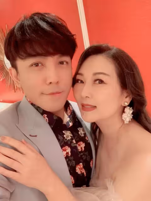 被封小氣歌手！許志豪對自己超摳「出門只帶15元搭公車」愛撿回收　晉身百萬俱樂部「賺來的全給家人花」
