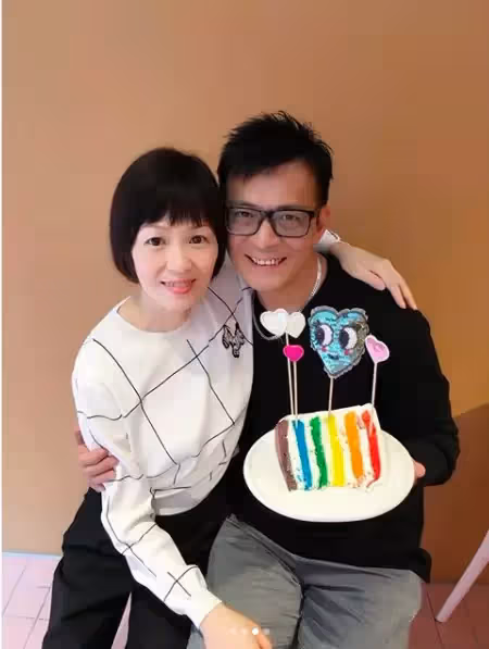 願「折壽20年換妻命」!最深情喬峰「愛妻撒手人寰」躲廁所哭「悲痛到走不出」還有女兒要照顧
