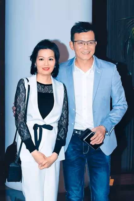 願「折壽20年換妻命」!最深情喬峰「愛妻撒手人寰」躲廁所哭「悲痛到走不出」還有女兒要照顧