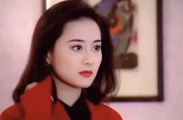 46歲陳德容未修圖照片曝光,面部松垮媒評像阿媽,拒絕演媽遭群嘲:真正優秀的演員,從不在乎年齡