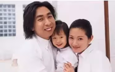 溫碧霞李麗珍罕見同框比美,同為55歲,一個身材苗條一個圓潤發福,網友:自然衰老和努力保養都很美