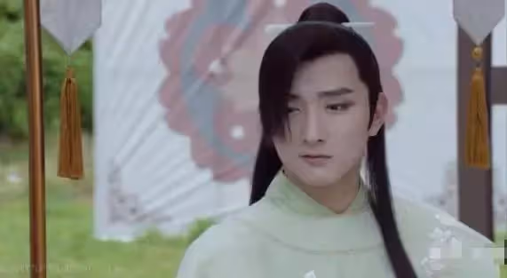 娛樂圈男星「照 騙」太多了!寫真圖俊朗帥氣,生圖就像換了一個人