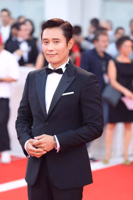 多次出軌還送情人坐牢的渣男李秉憲,證明有演技就能為所欲為